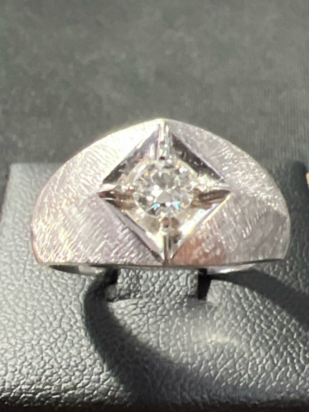 14k White Gold 035 Ct Natural Round Cut Diamond Solitaire Mens Gents Ring Sz95